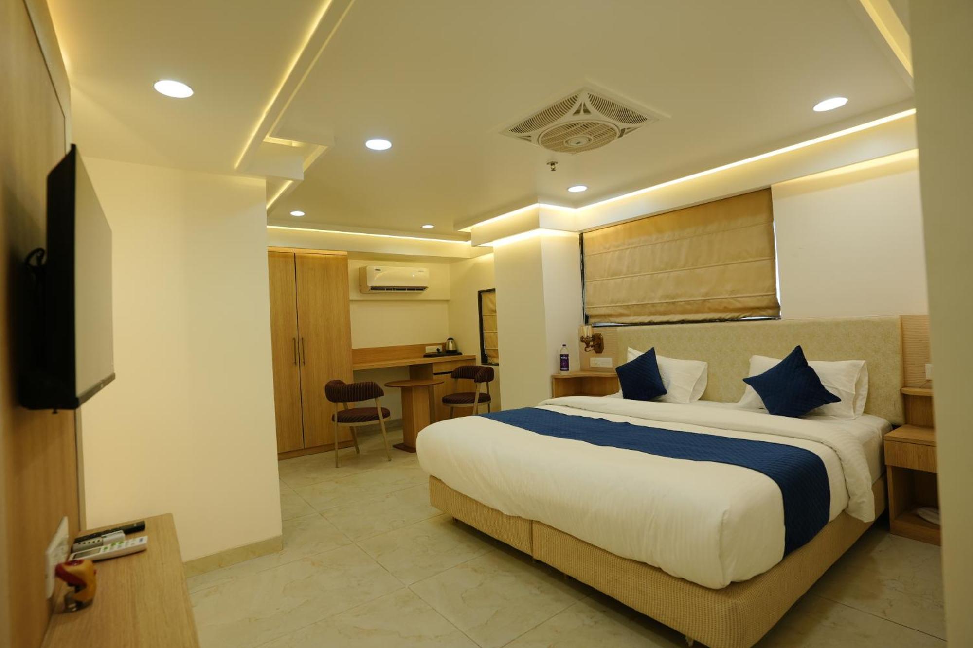 Hotel 6 Seasons, Koregoan Park, Pune Exterior foto