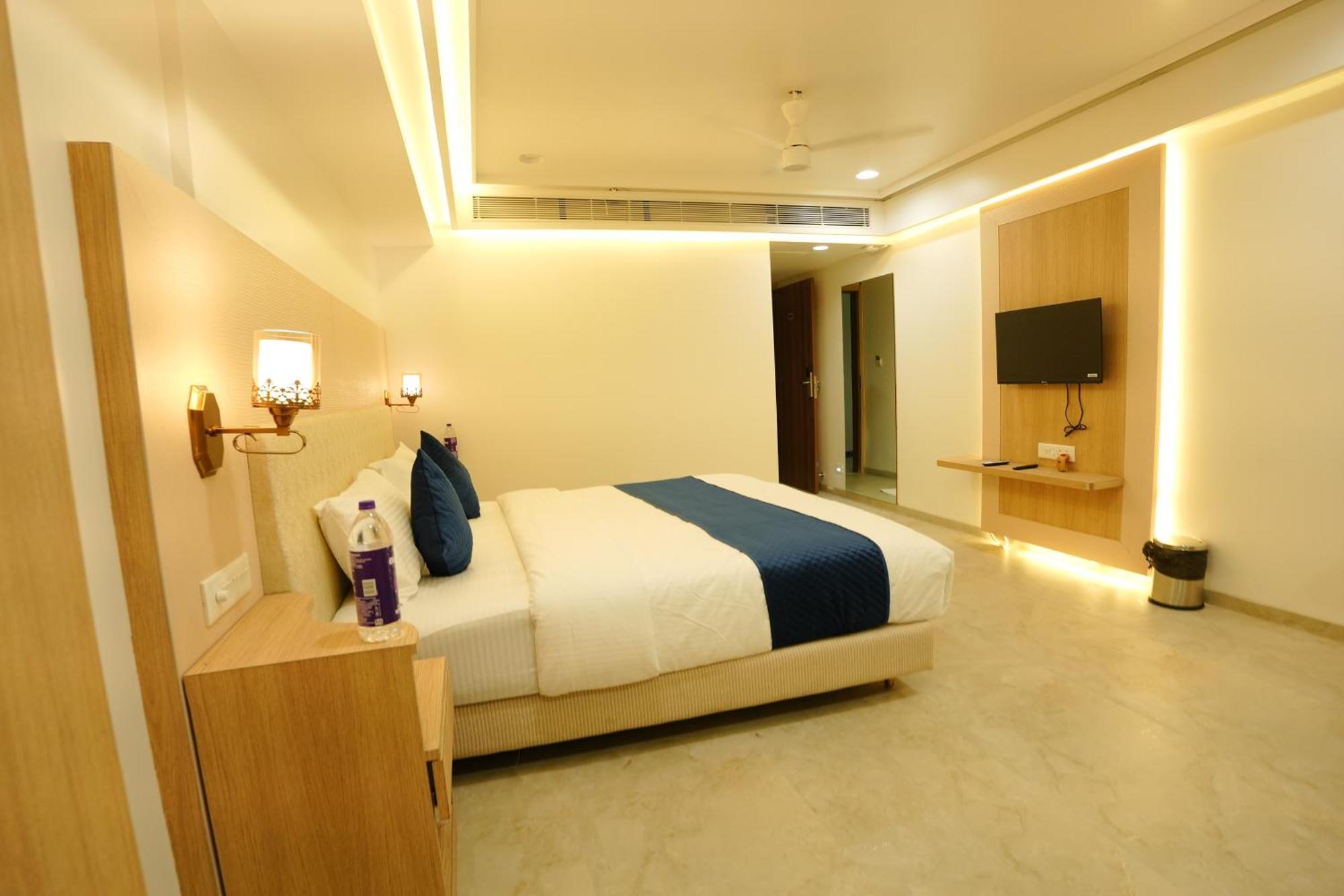 Hotel 6 Seasons, Koregoan Park, Pune Exterior foto