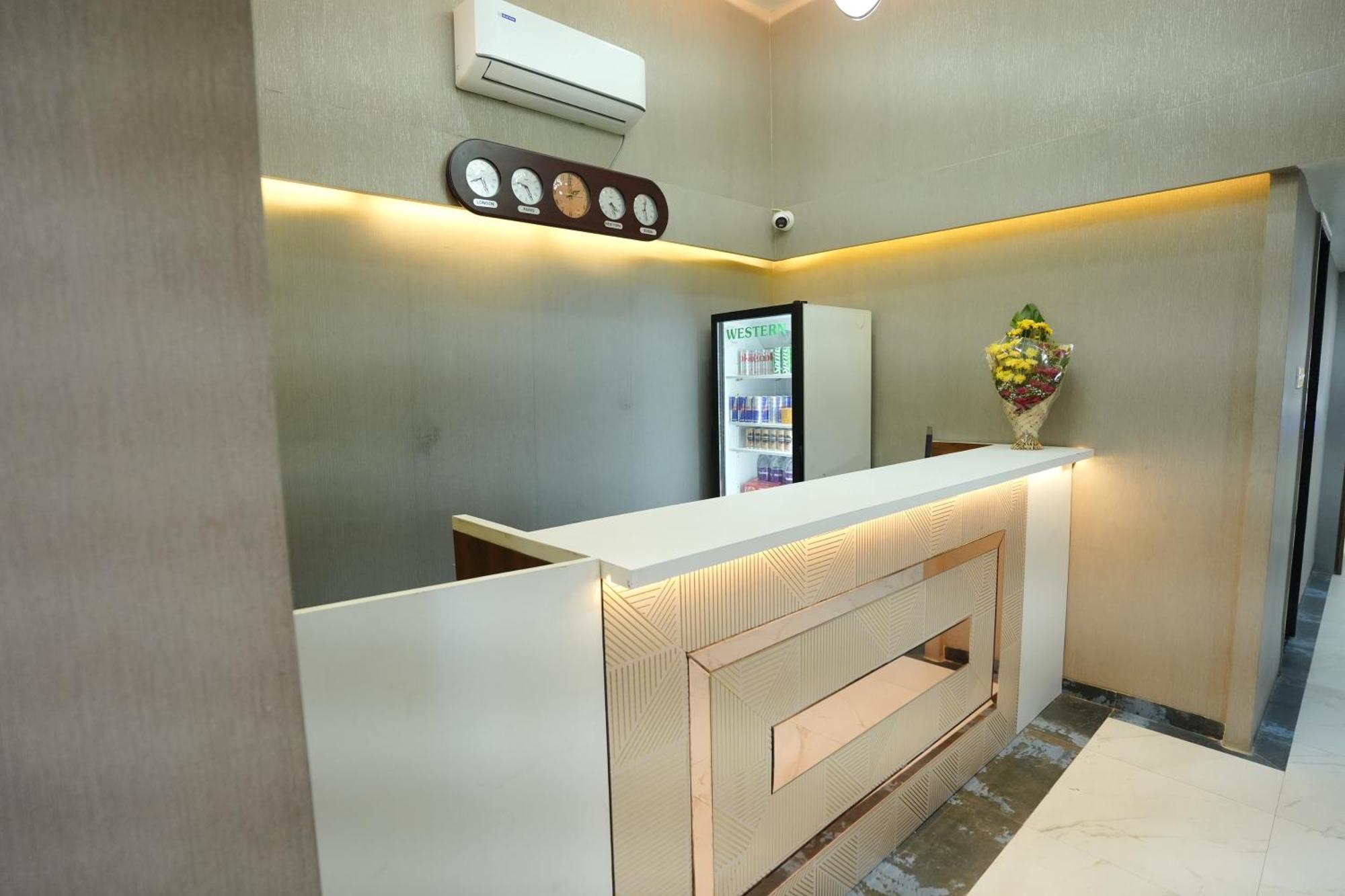 Hotel 6 Seasons, Koregoan Park, Pune Exterior foto