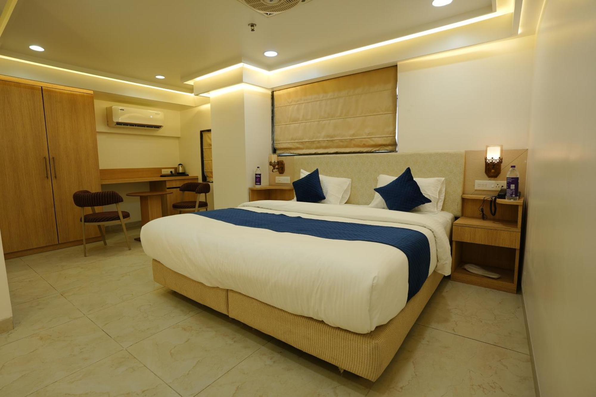Hotel 6 Seasons, Koregoan Park, Pune Exterior foto