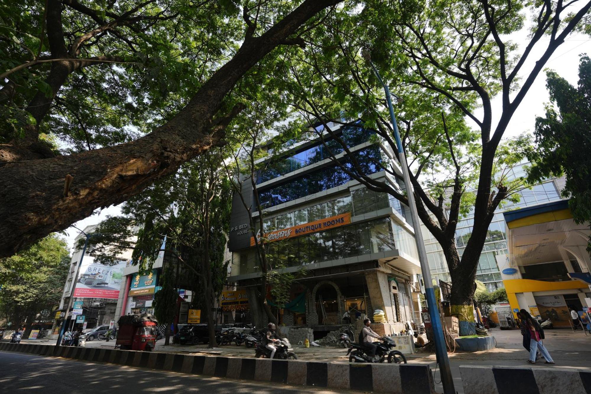 Hotel 6 Seasons, Koregoan Park, Pune Exterior foto