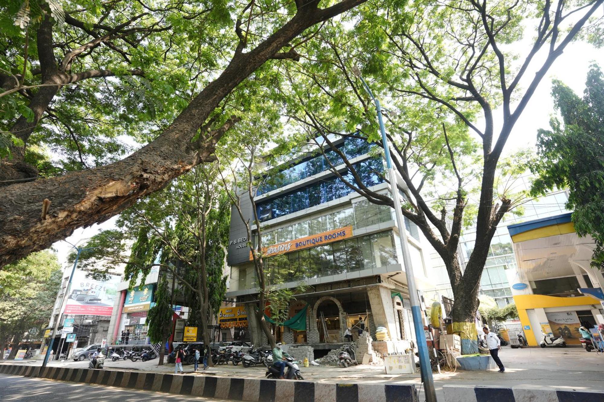 Hotel 6 Seasons, Koregoan Park, Pune Exterior foto